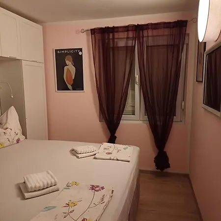 Lukas Galileo Blizu Centra Apartment